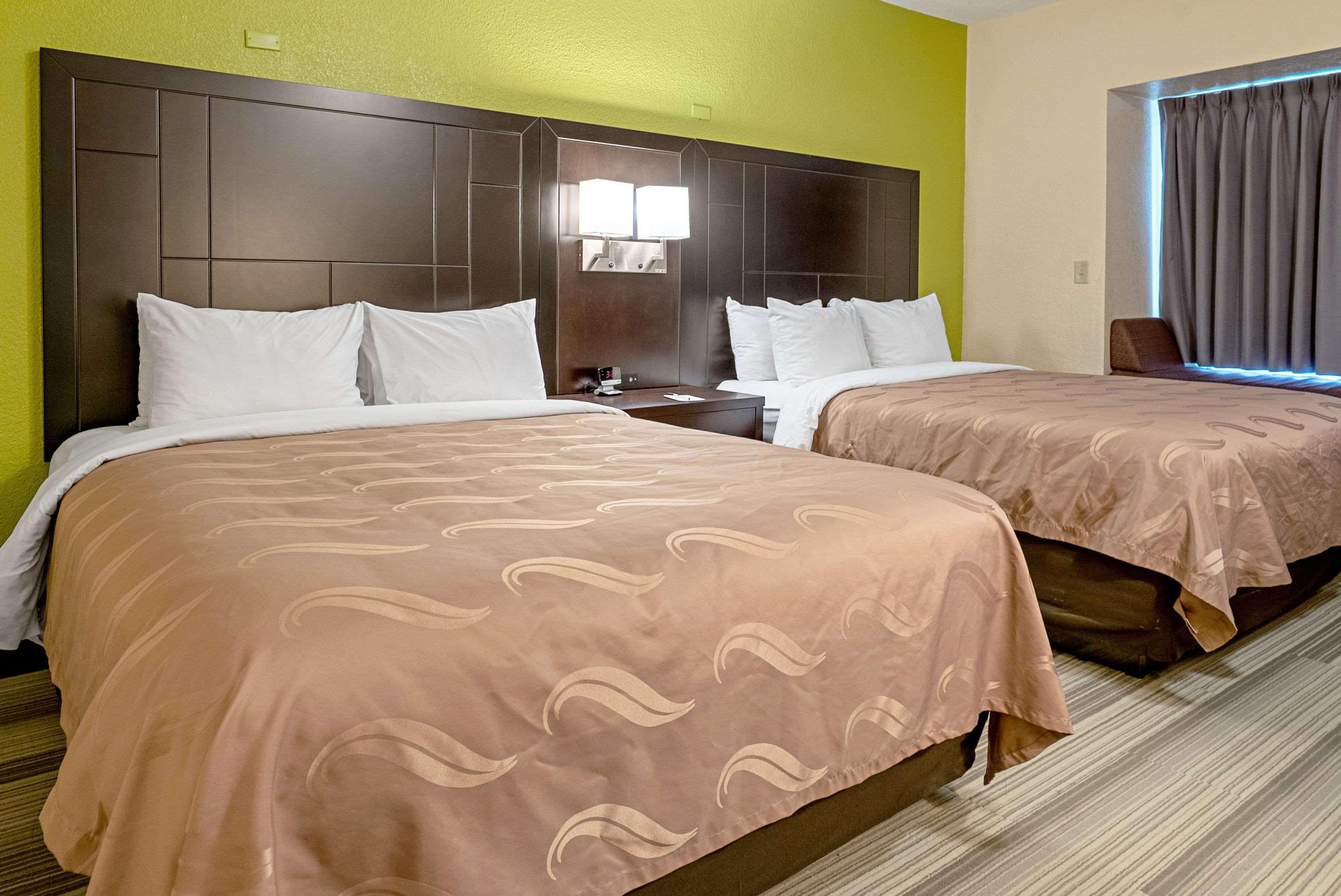 Quality Inn & Suites Robbinsville Bagian luar foto