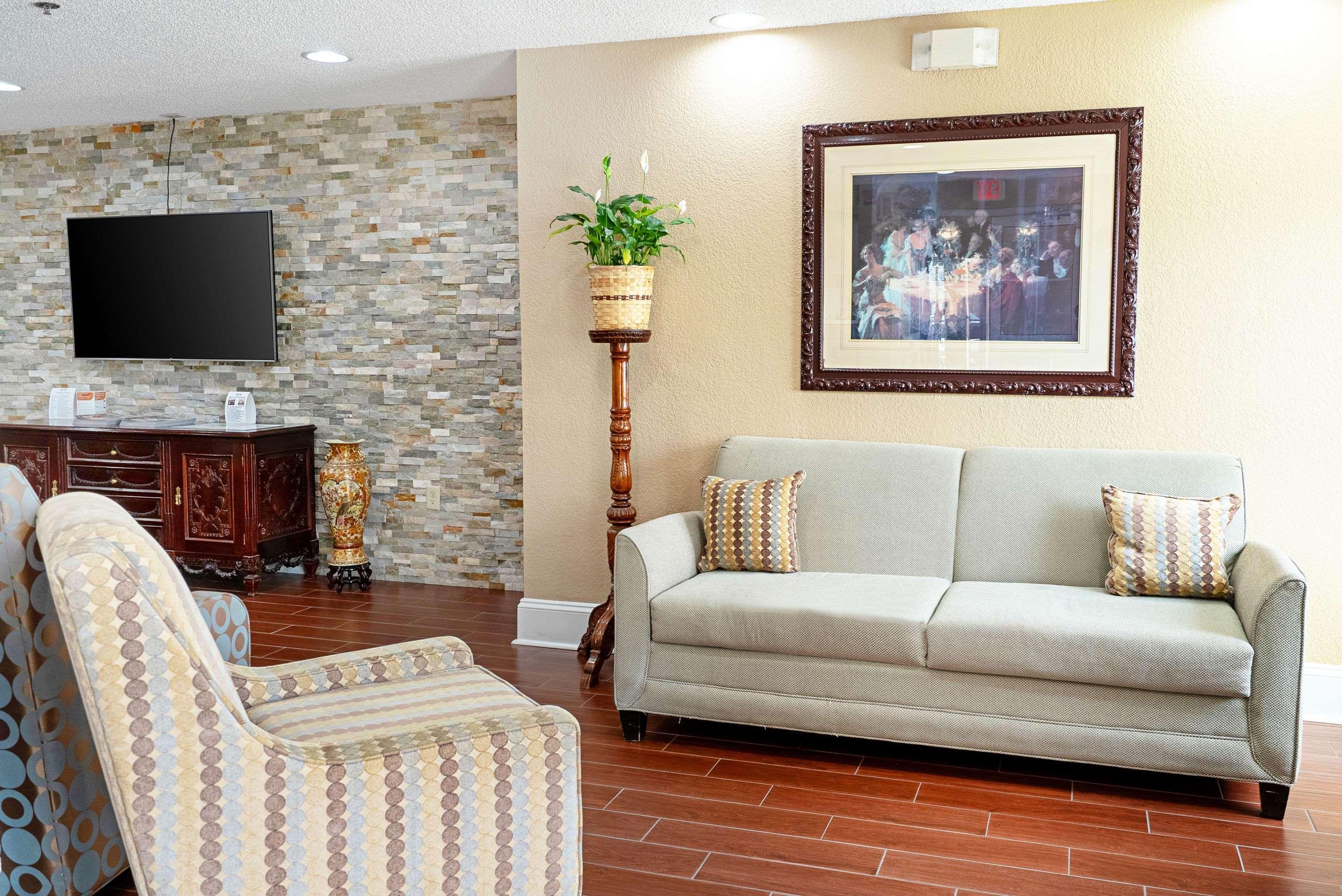 Quality Inn & Suites Robbinsville Bagian luar foto