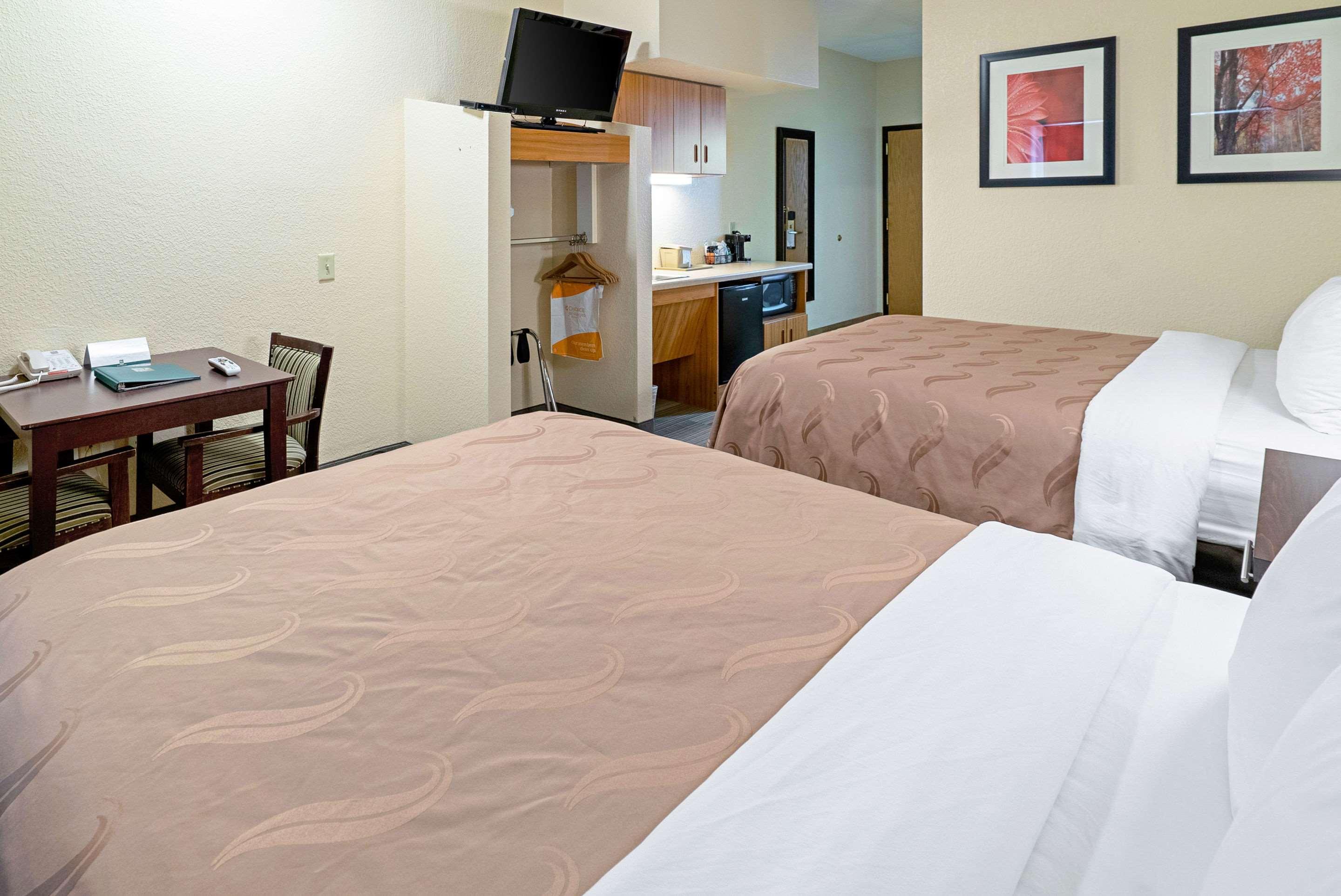 Quality Inn & Suites Robbinsville Bagian luar foto