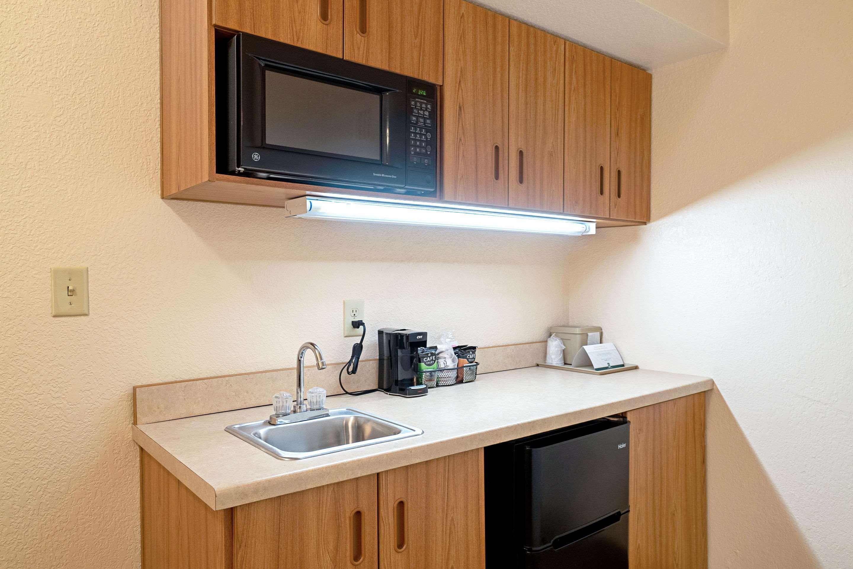 Quality Inn & Suites Robbinsville Bagian luar foto