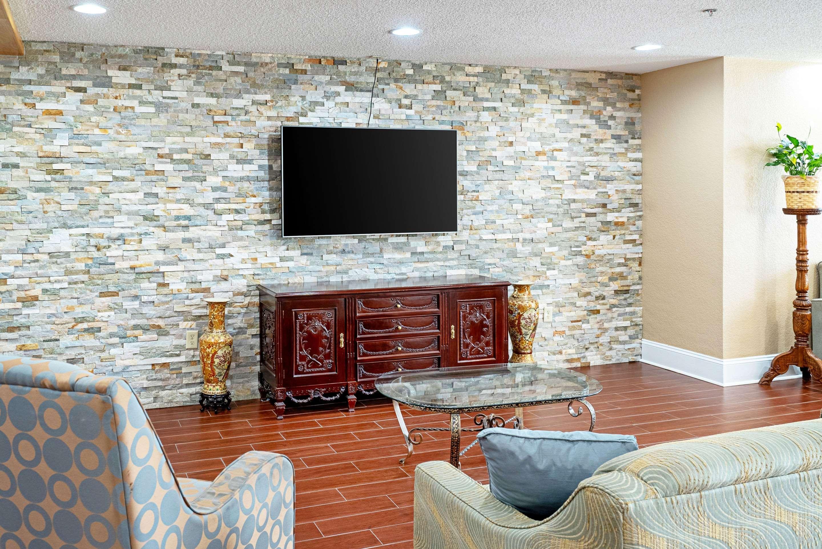 Quality Inn & Suites Robbinsville Bagian luar foto