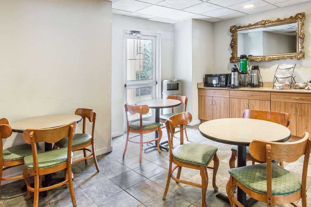 Quality Inn & Suites Robbinsville Fasilitas foto