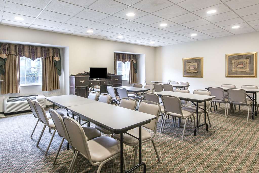 Quality Inn & Suites Robbinsville Fasilitas foto